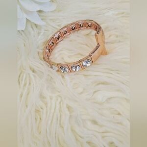 Stretchy Side Cross Vintage Fashion Bracelet. 🌴